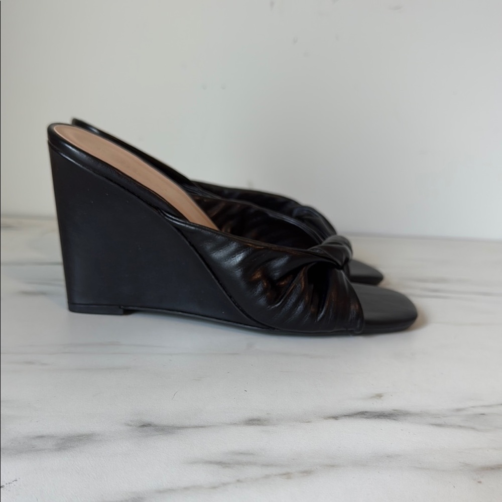 BAMBOO Black Wedge twist front